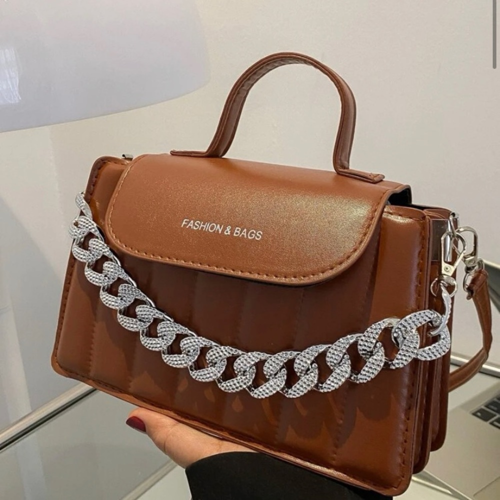 Fashion bags in all colors listed below .They are hand and cross bags - Picture 4 of 5